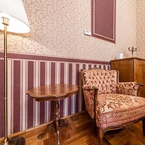 Josephine Apartment