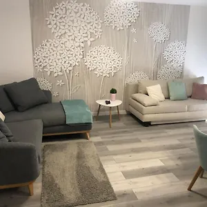 Gyoengye Delux Apartment Szegedin