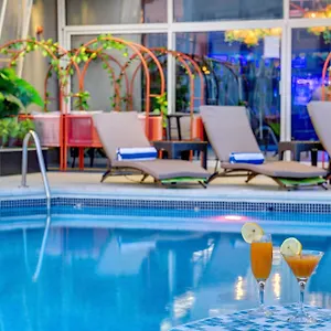 Howard Johnson Plaza By Wyndham Deira Hotel Dubaï